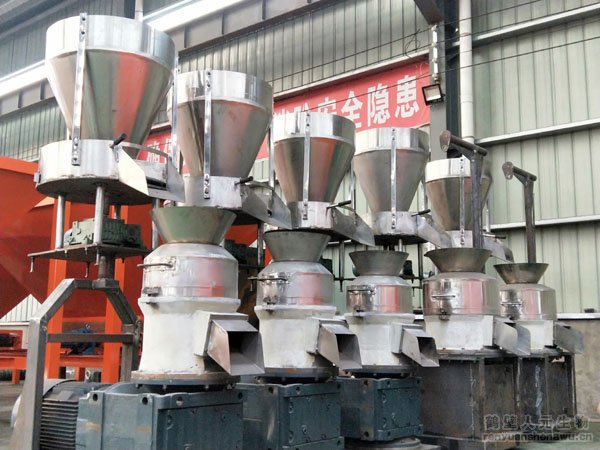 干法輥壓造粒機(jī)